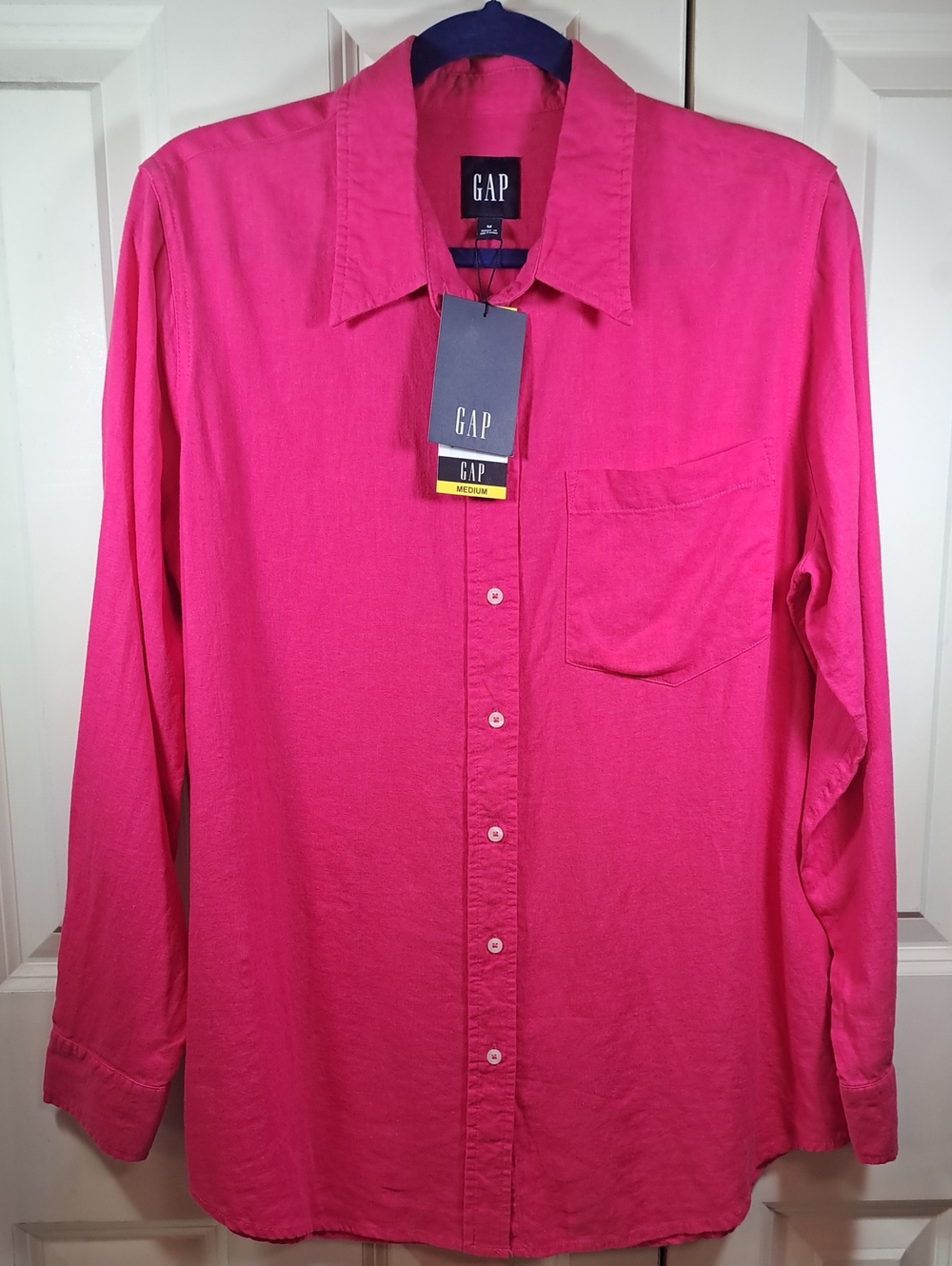 GAP Womens  Bright Fuchsia Long-Sleeve Button-Down Shirt